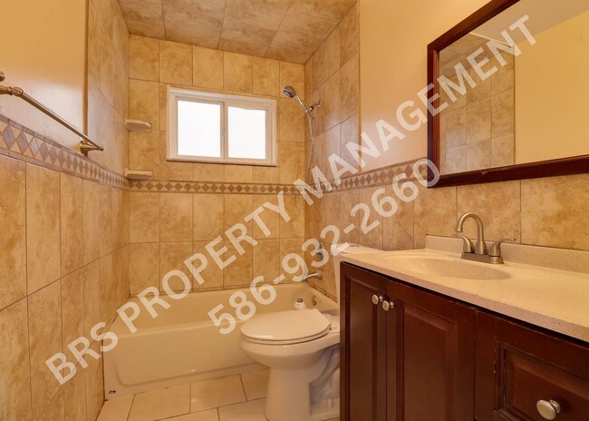 Building Photo - Modern 3-Bed Rental in Prime Warren Locati...