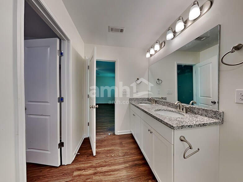 Building Photo - 65 Shelby Ct