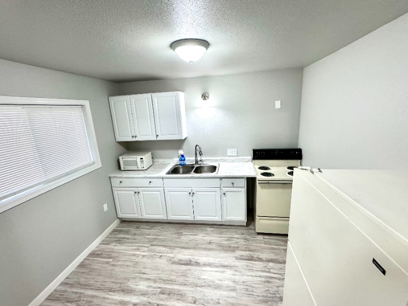 Building Photo - 63671 Harriet Rd