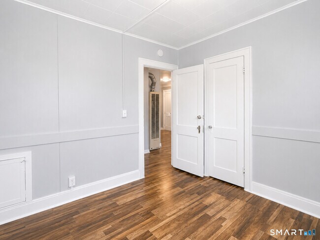 Building Photo - 893 Highland Ave