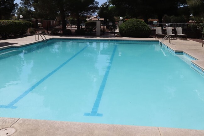 Building Photo - Your own resort! Splish Splash and Relax.