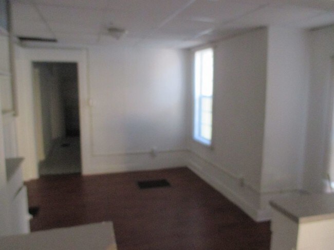 Building Photo - 2 Bedroom Duplex