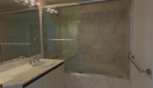 Building Photo - 2600 Island Blvd