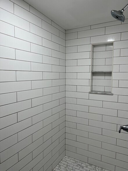 Shower - 64 Foreside Rd