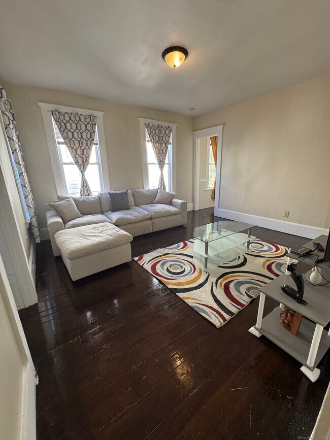 Primary Photo - 766 George St