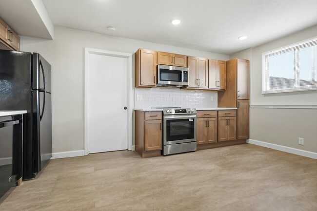 Building Photo - 107 N Orr Dr