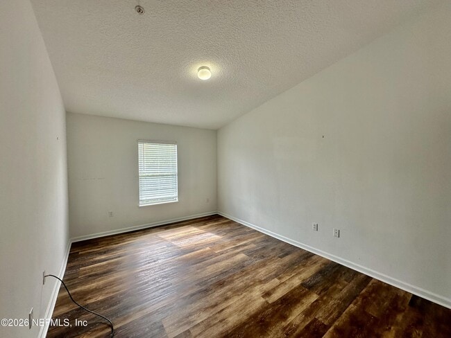 Building Photo - 209 Larkin Pl