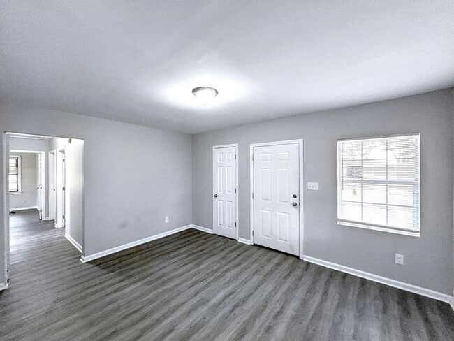 Building Photo - 1861 Coventry Dr