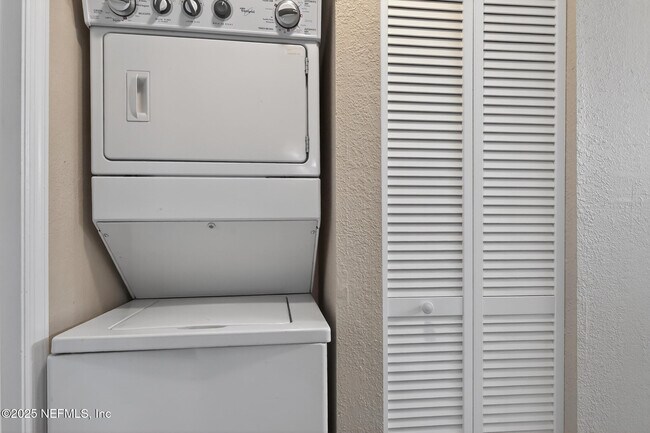 Building Photo - 100 Fairway Park Blvd