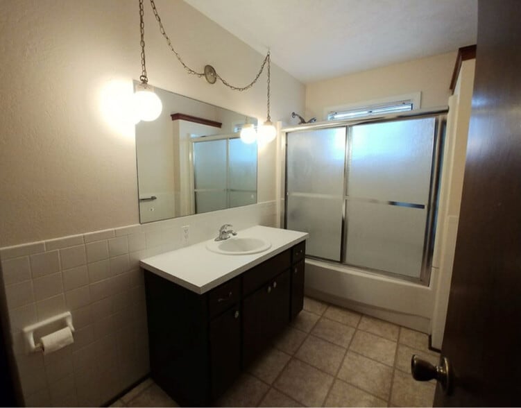 Building Photo - 8417 E Gilbert St