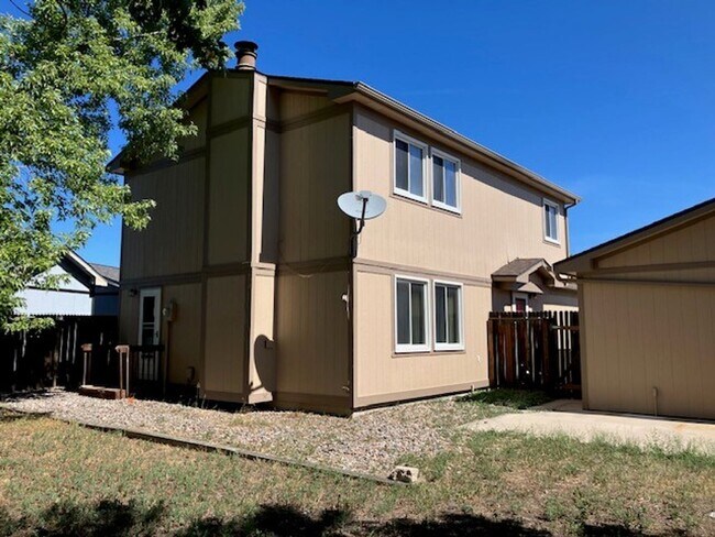 Building Photo - 2220 Piros Dr