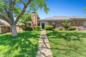 Building Photo - 1203 University Dr