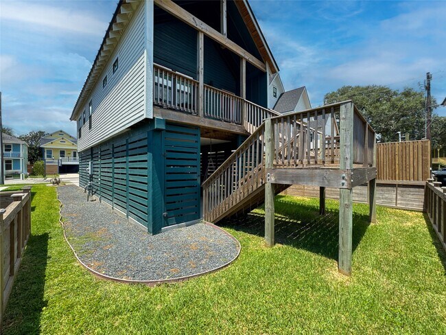 Building Photo - 1208 32nd St