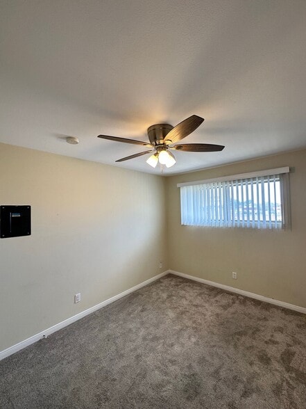 Building Photo - 5616 Rocket St