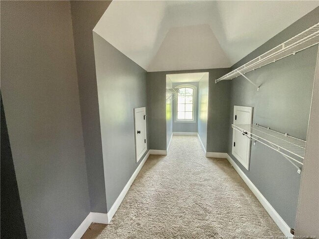 Building Photo - 4033 Hunting Path Dr