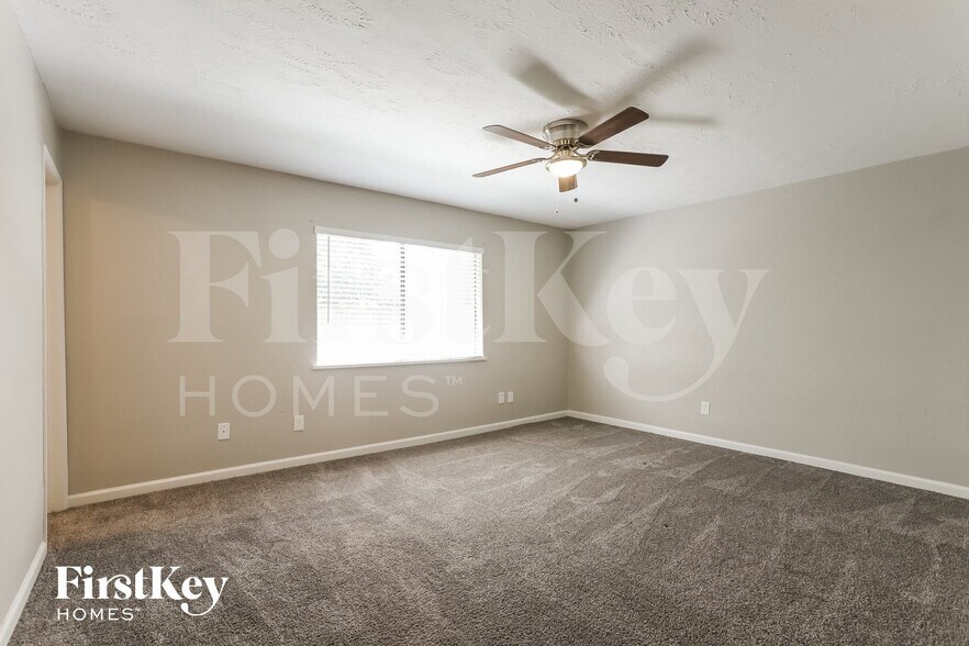 Building Photo - 24011 Reagon Canyon Dr