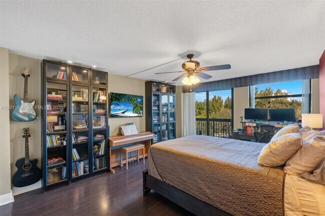 Building Photo - 2900 NE 14th Street Causeway