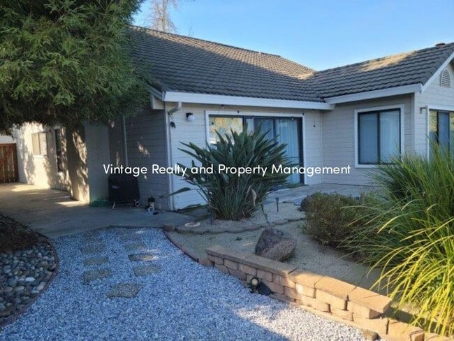 Building Photo - Available Soon! Very Nice 3 Bedroom Home!!!