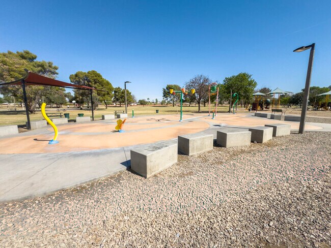 Building Photo - 2Bed/1.5Bath Townhome at Glendale/43rd Ave! Move-In Ready on 05/07/2026!