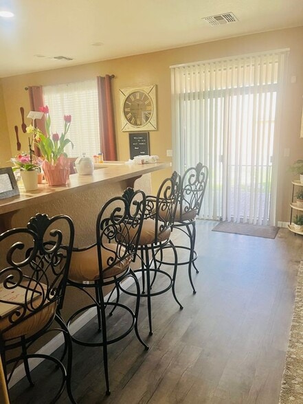 Building Photo - 6518 S 71st Dr