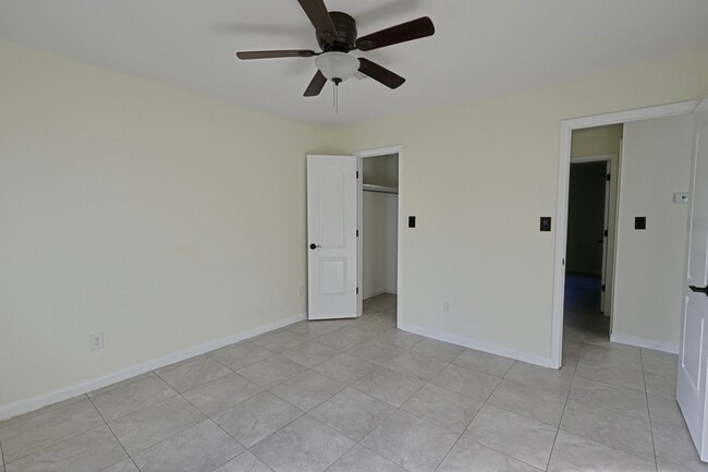 Building Photo - 3408 Green Briar Cir