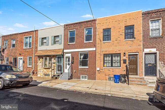 Building Photo - 1837 E Albert St