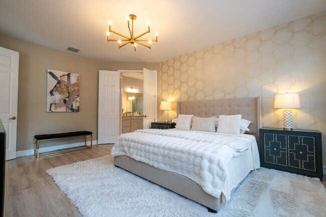 Building Photo - "Spacious 4-Bedroom Retreat with 3 Full Baths in Winter Garden's Serene Sanctuary"