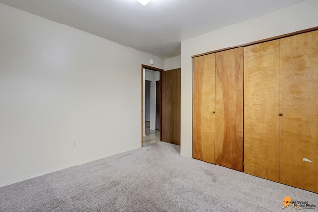 Building Photo - 3806 Iowa Dr