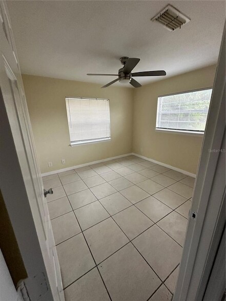 Building Photo - 102 Lullwater St