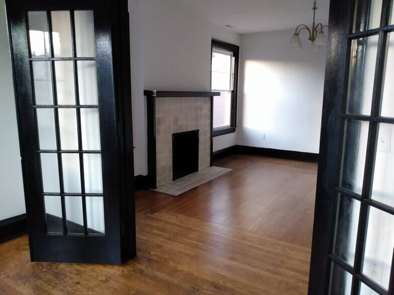 Building Photo - 1632 Virginia St E