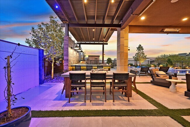 Building Photo - 6690 Interstellar St