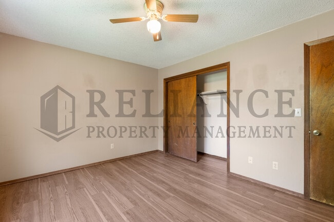 Building Photo - 2203 S Lori Ln