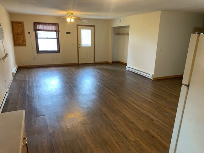 Building Photo - 3 Bedroom on Gull River