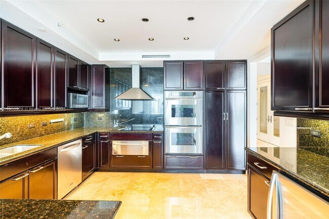 Building Photo - 3201 NE 183rd St