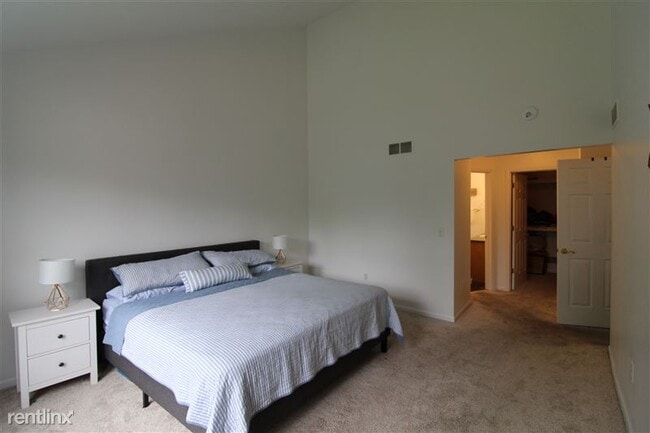 Building Photo - 5531 Redbud Ct