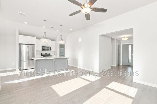 Building Photo - 13500 Watson Dr