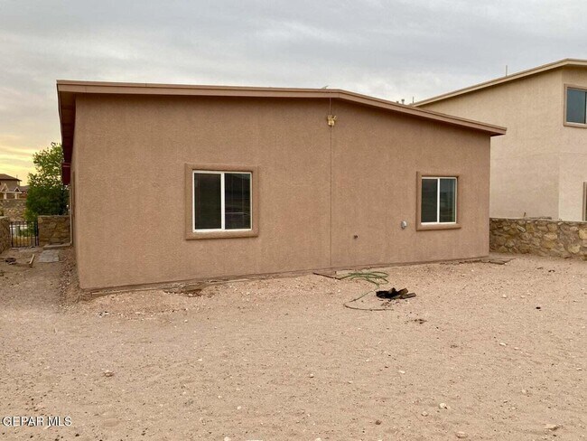 Building Photo - 3234 Peruvian Paso