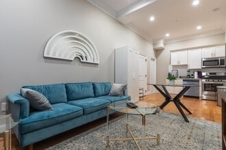 Building Photo - 33 N Margin St