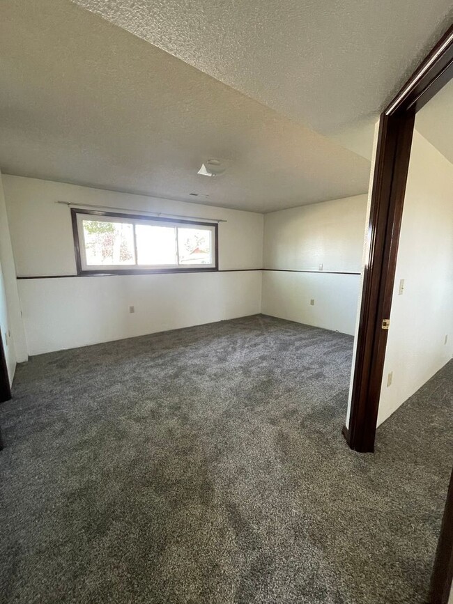 Building Photo - Single Family Heights Rental