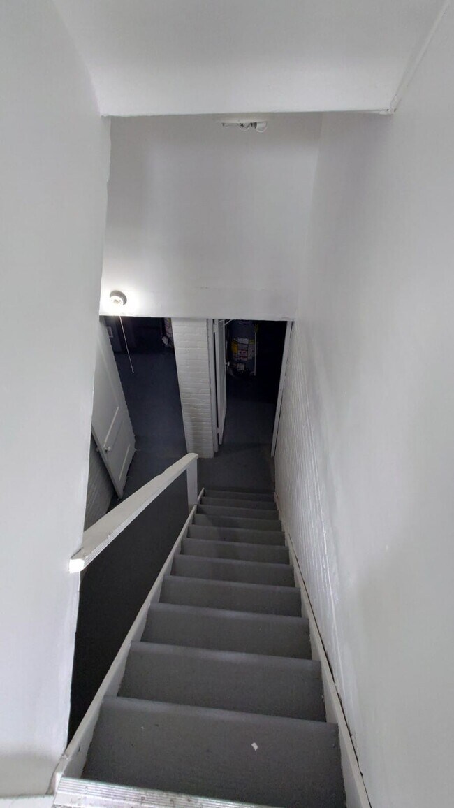 Building Photo - 1350 Alter Rd