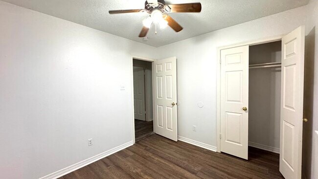 Building Photo - 6422 Diamond Rock Dr