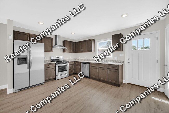 Building Photo - 1032 167th St