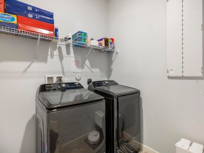 Building Photo - 12341 Arabella Dr