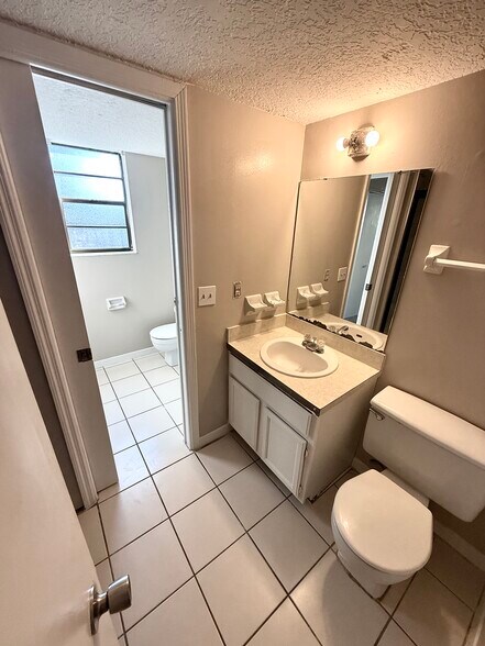 1.5 baths - 467 Crabapple Ct