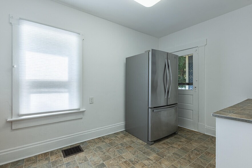 Building Photo - 554 Wyoming St