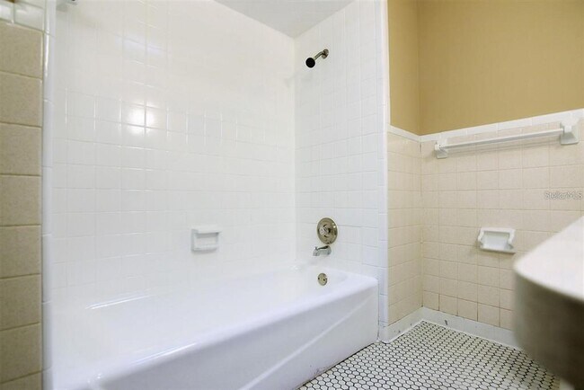 Building Photo - 7129 Turquoise Ln