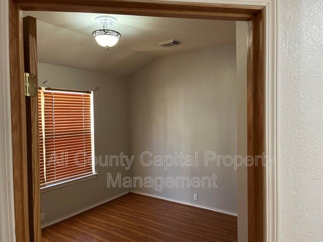 Building Photo - 15004 Antique Finish Dr