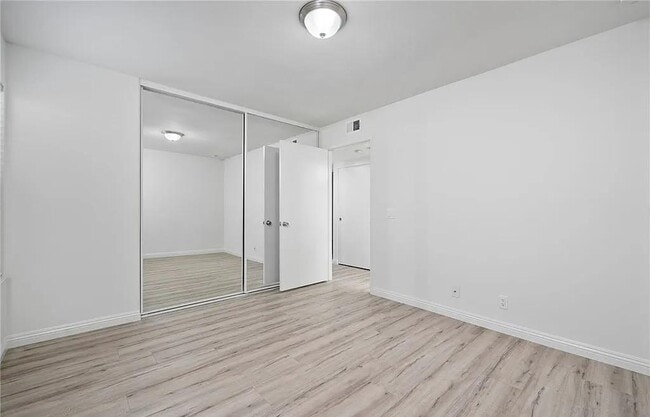 Building Photo - 26 Tangelo