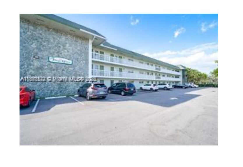 Building Photo - 4200 NW 3rd Ct