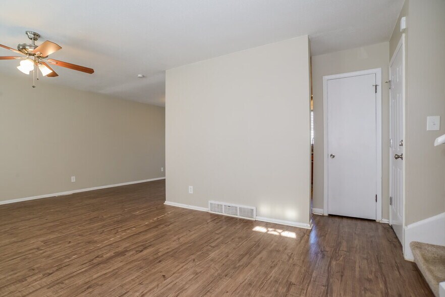 Building Photo - 8418 E 92 Pl